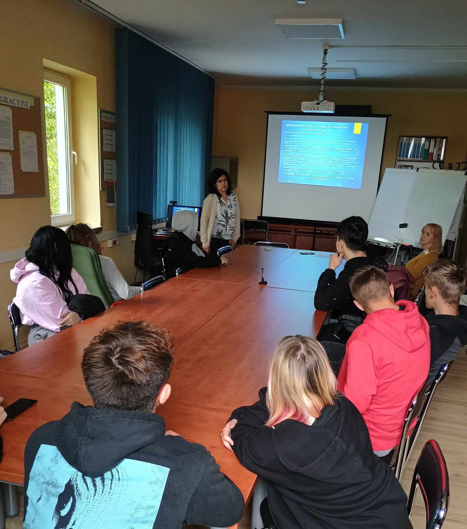 Zdjęcie artykułu Nie taki Urząd straszny - młodzież z wizytą w PUP Tarnobrzeg